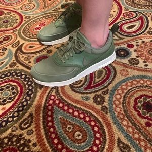 Olive green Nike Air Max